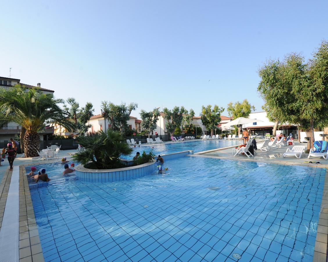 Camping & Village Eucaliptus Alba Adriatica Extérieur photo