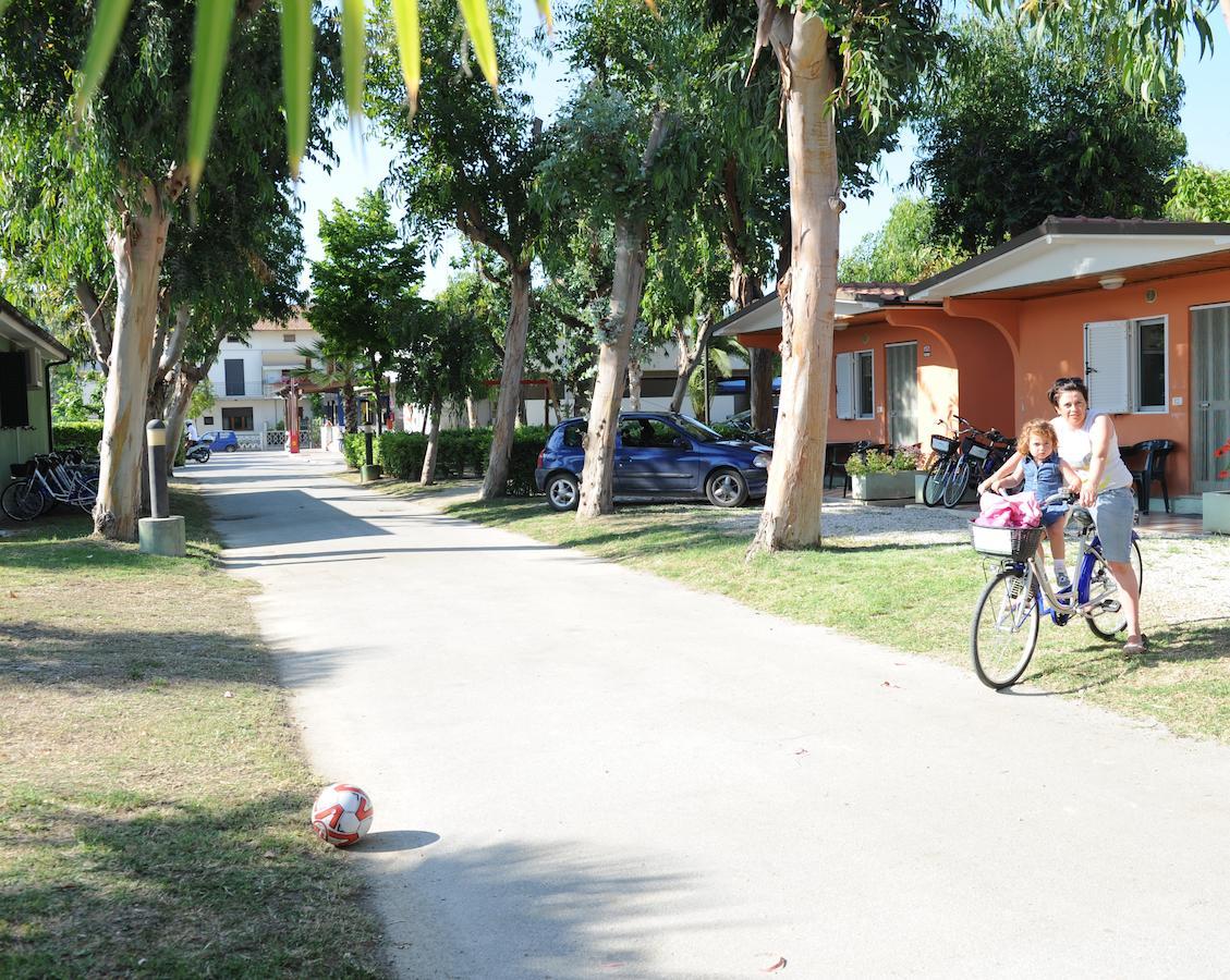 Camping & Village Eucaliptus Alba Adriatica Extérieur photo