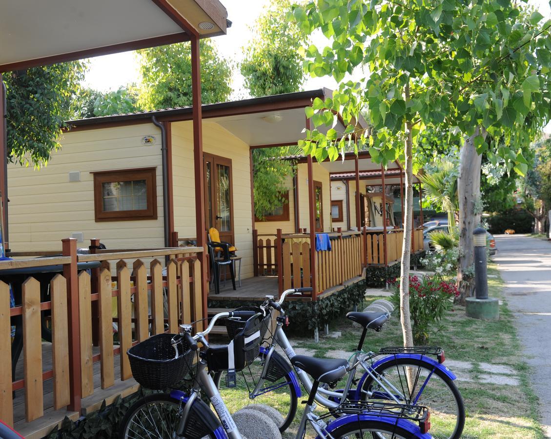 Camping & Village Eucaliptus Alba Adriatica Extérieur photo