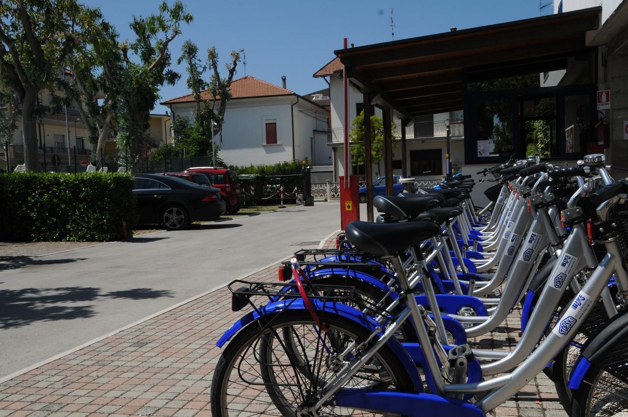 Camping & Village Eucaliptus Alba Adriatica Extérieur photo