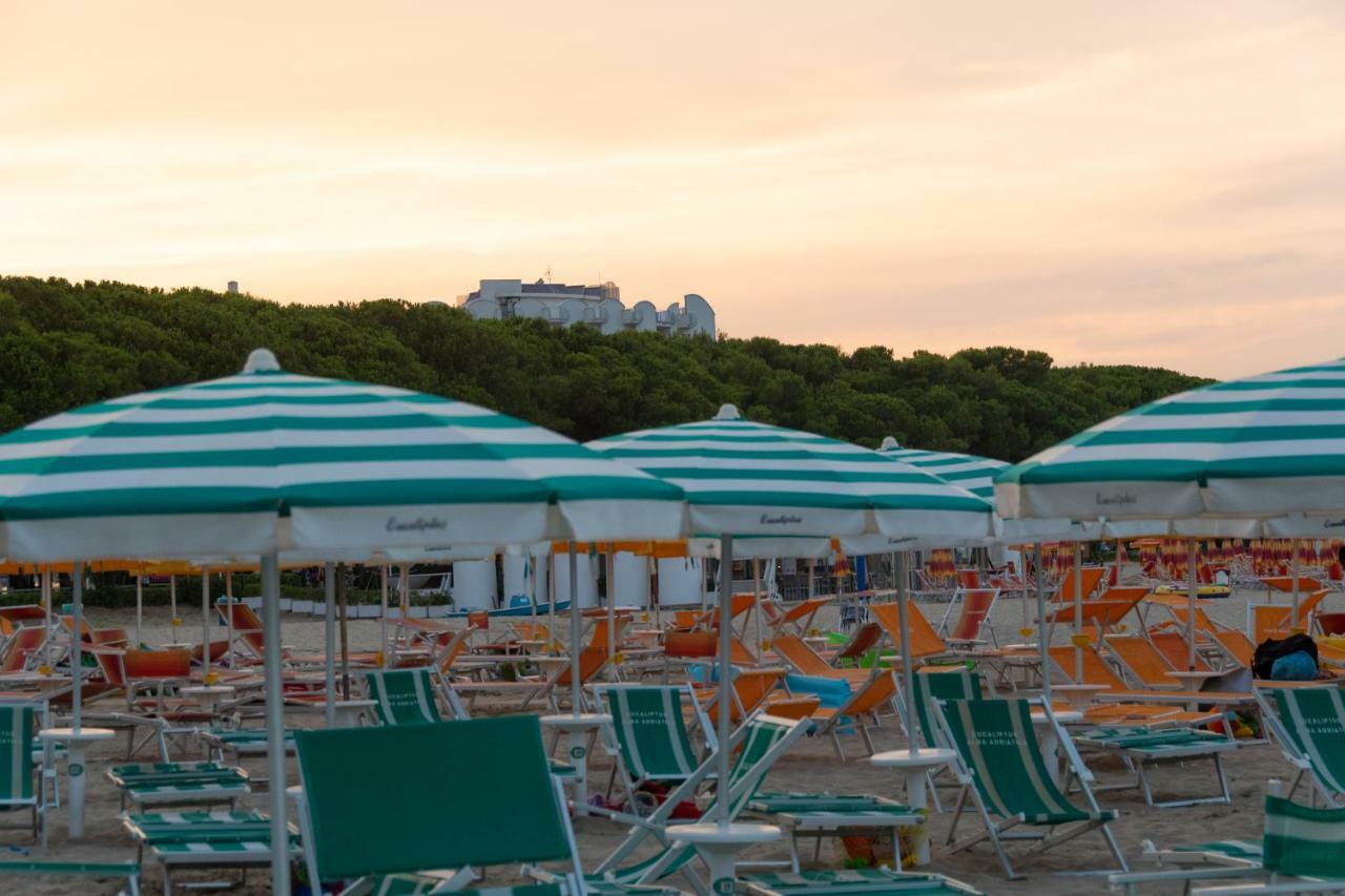 Camping & Village Eucaliptus Alba Adriatica Extérieur photo
